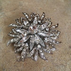 Beautiful flower pin for sale- never worn